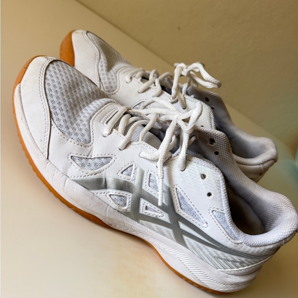 ASICS Women's Upcourt 6 shoes SIZE 10